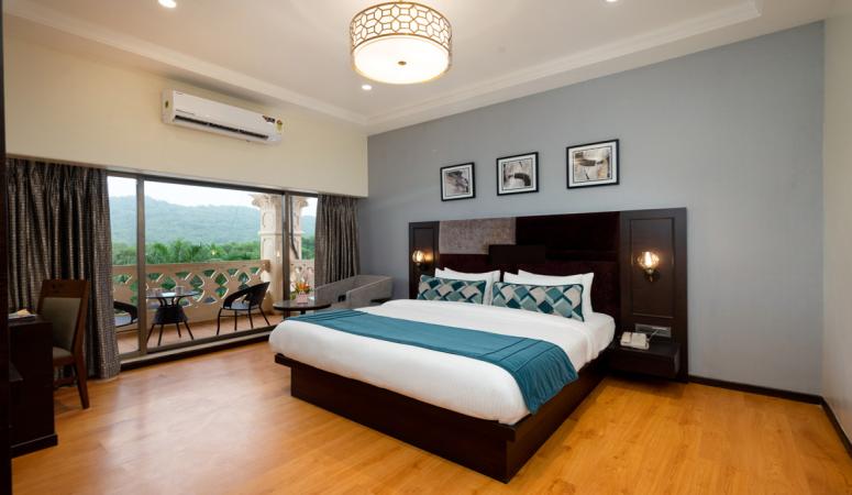 Selling House in Lucknow